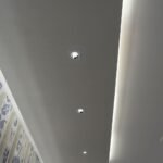 Fitting Pătrat din Gips Alb Încastrat pentru GU10 detaliu metalic cromat
