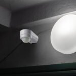 Senzor de Mișcare cu Infraroșu Corp Alb pentru Colț 240°